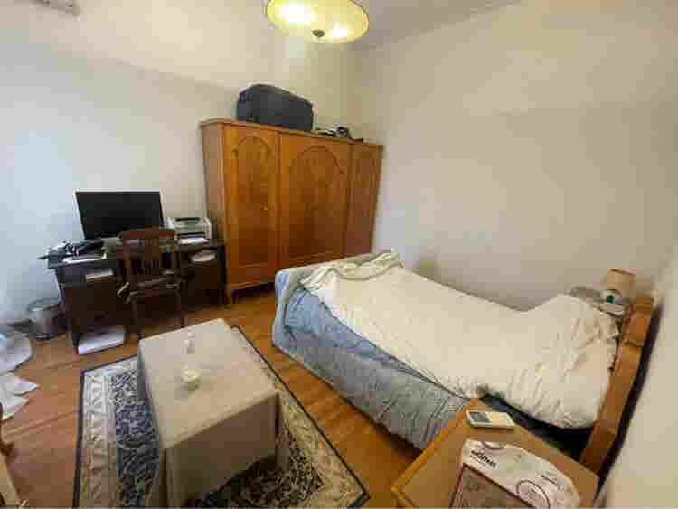 Room In Neos kosmos