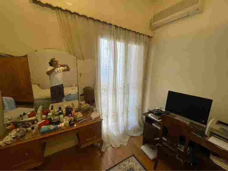 Room In Neos kosmos