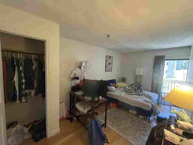 Looking for a roommate!