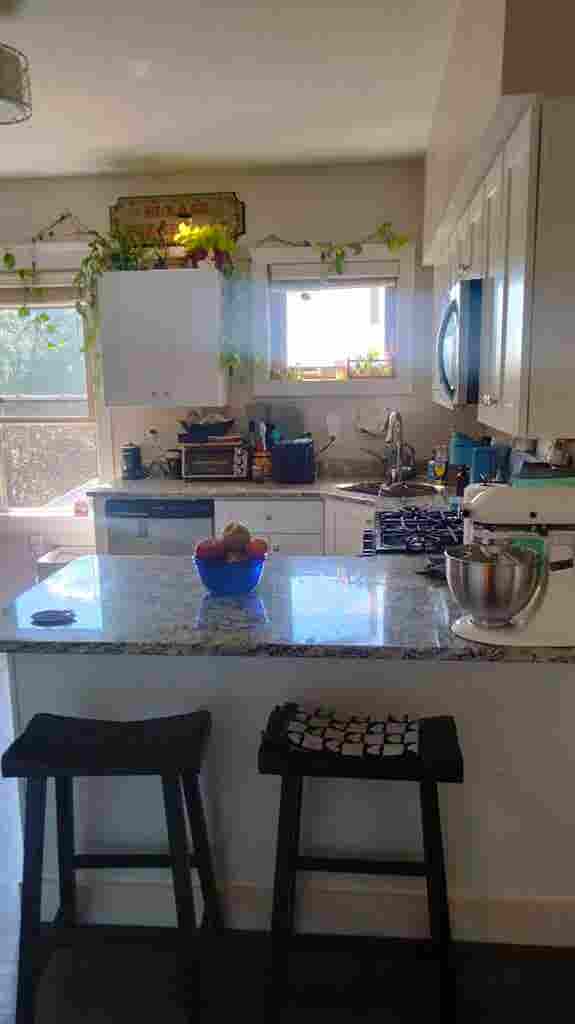Clean spacious room listing