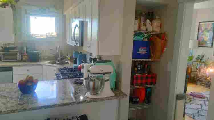 Clean spacious room listing
