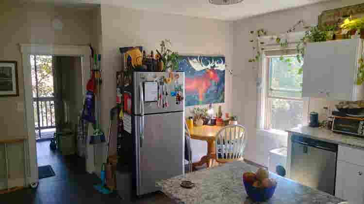 Clean spacious room listing