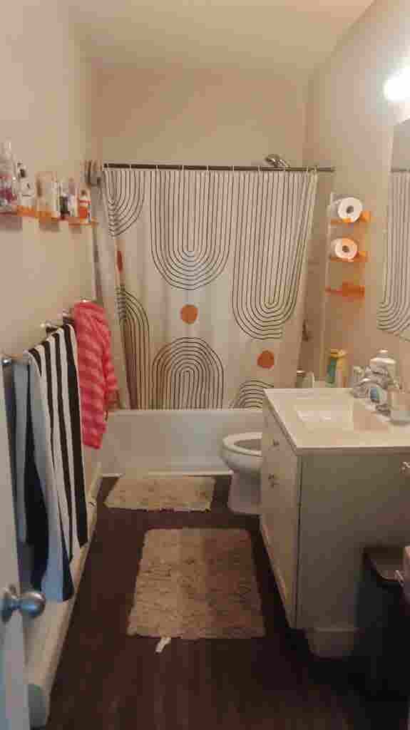 Clean spacious room listing