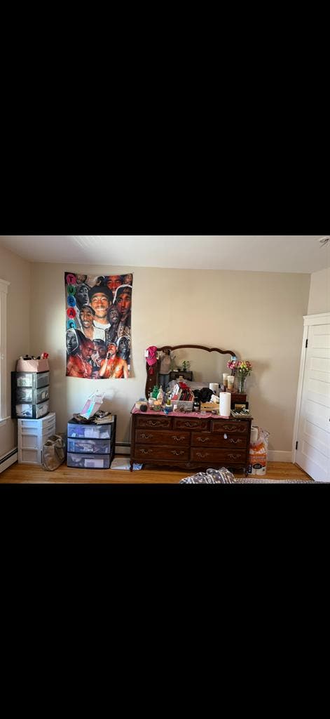Clean spacious room listing