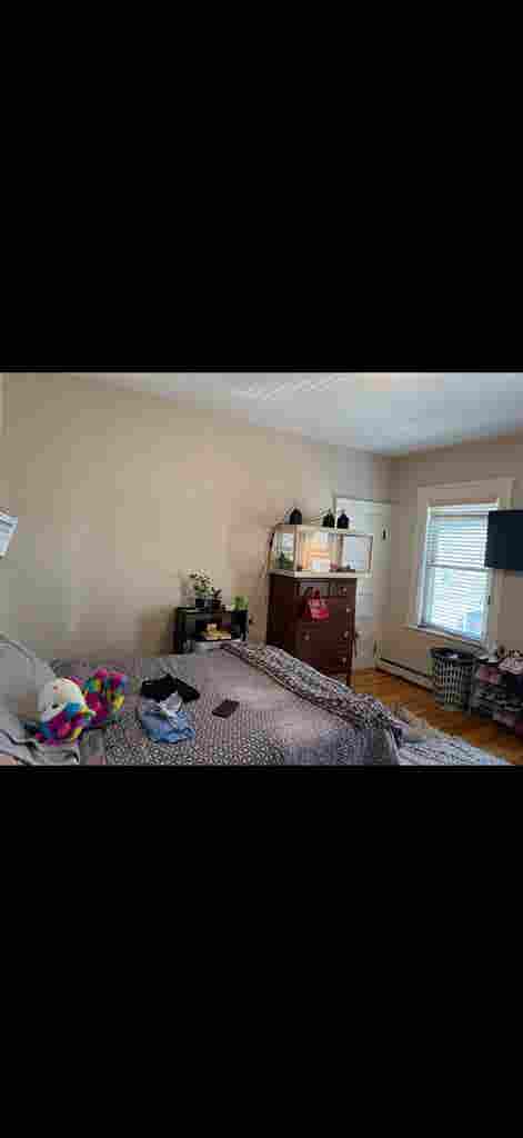 Clean spacious room listing