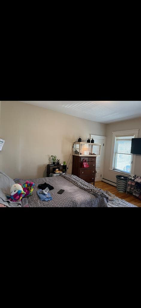 Clean spacious room listing