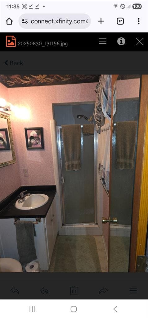 Private master bed/bath