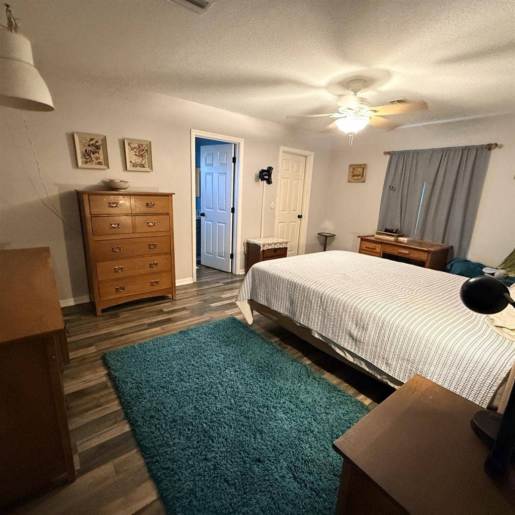 Sarasota FL Master bedroom suite