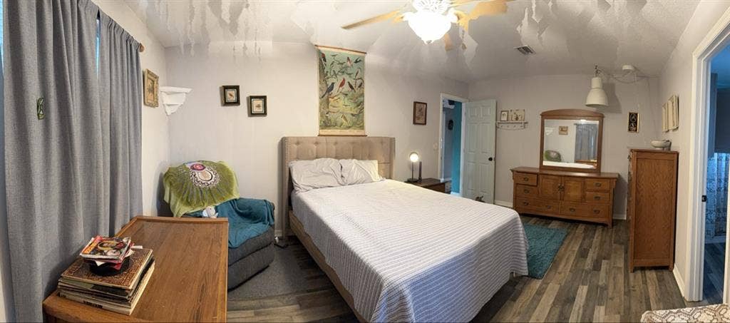 Sarasota FL Master bedroom suite