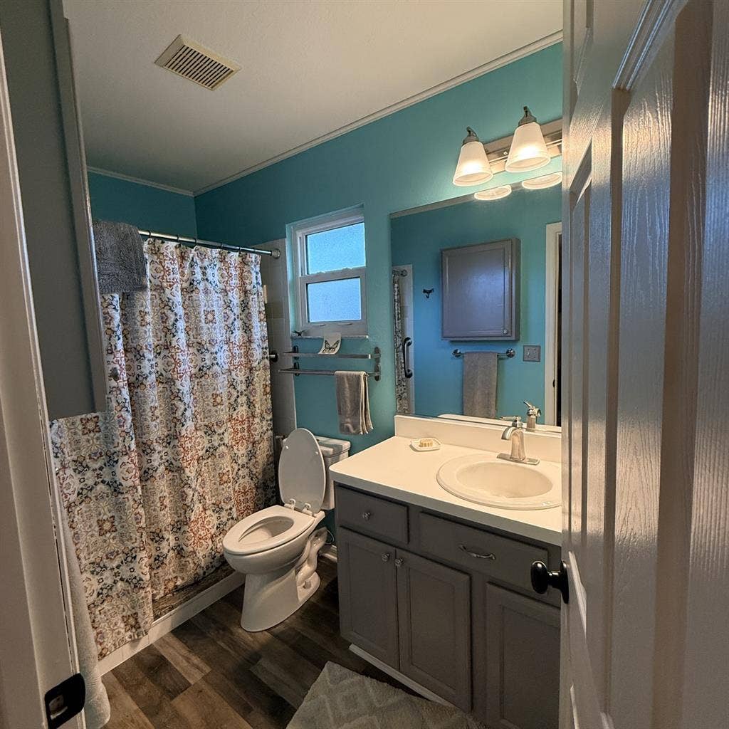 Sarasota FL Master bedroom suite