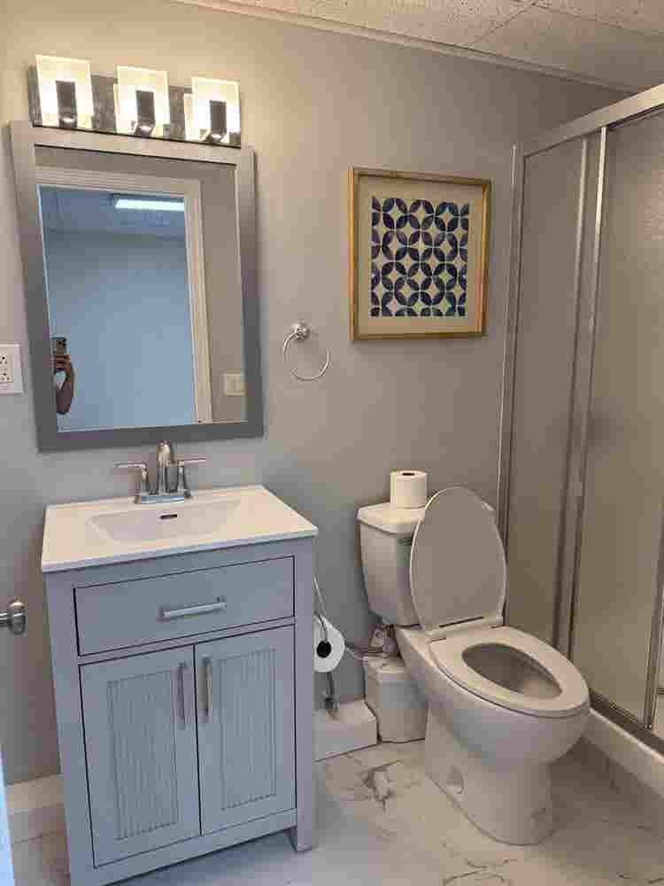 Cozy lower level 1bedroom unit
