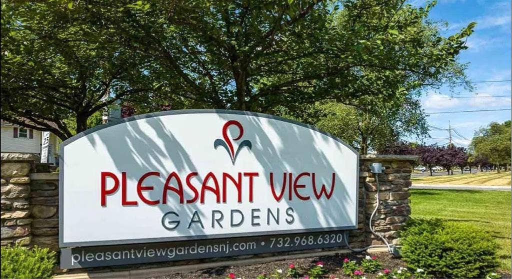 Room for Rent - 2 Bedroom Townhouse