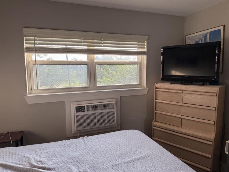 Room for Rent - 2 Bedroom Townhouse
