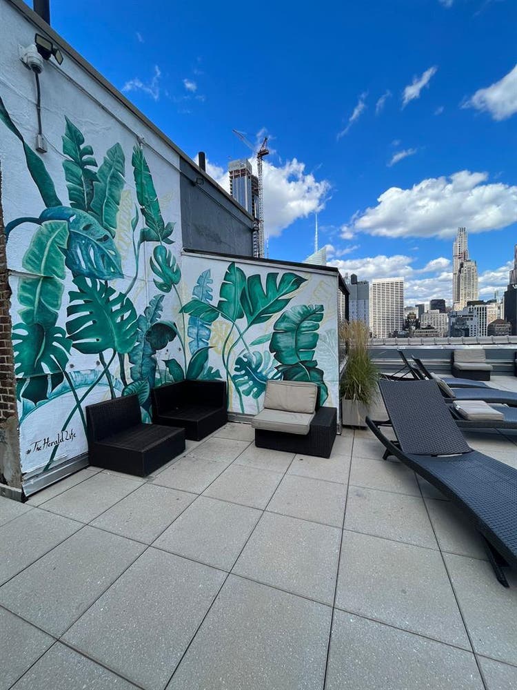 ✨Spacious Studio in Midtown South✨