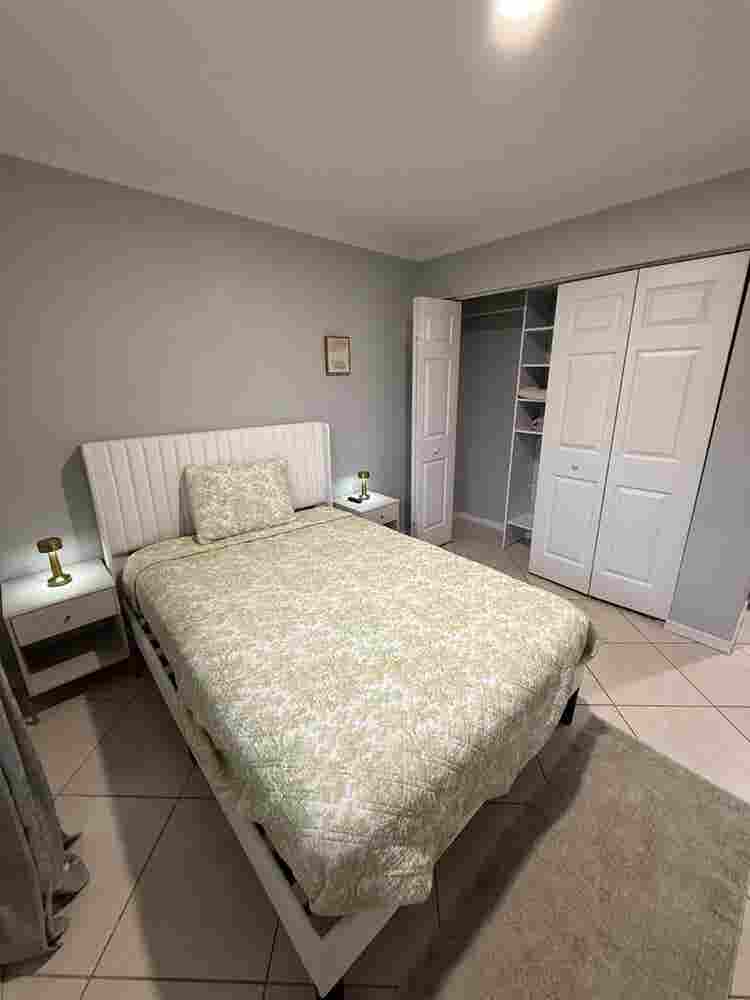Room For Rent/Roomate