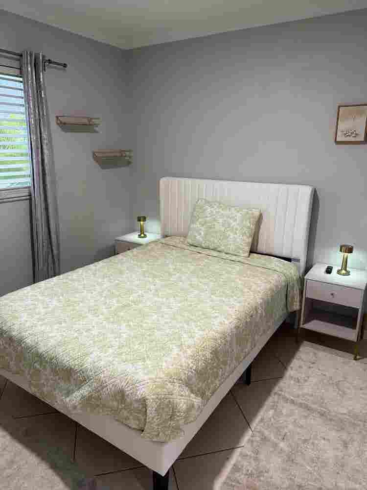 Room For Rent/Roomate