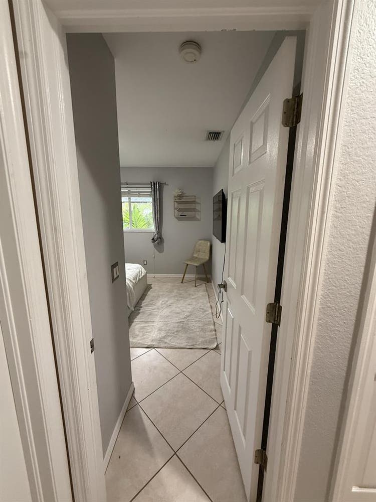 Room For Rent/Roomate