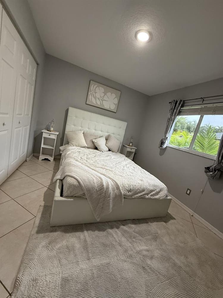 Room For Rent/Roomate