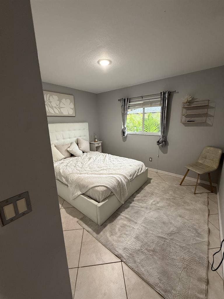 Room For Rent/Roomate