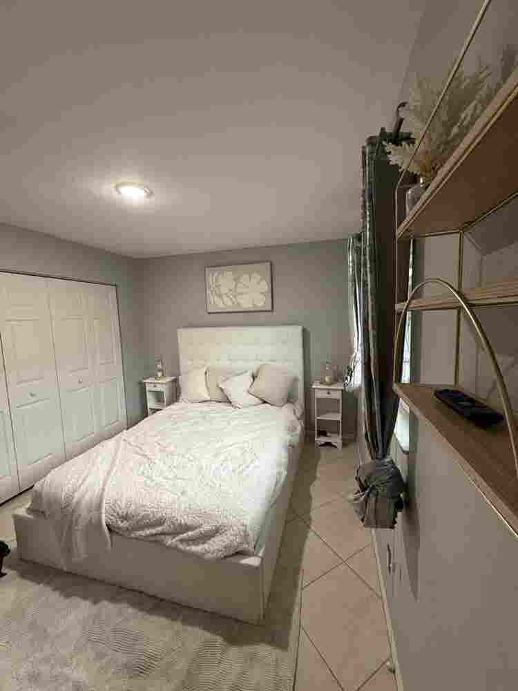 Room For Rent/Roomate