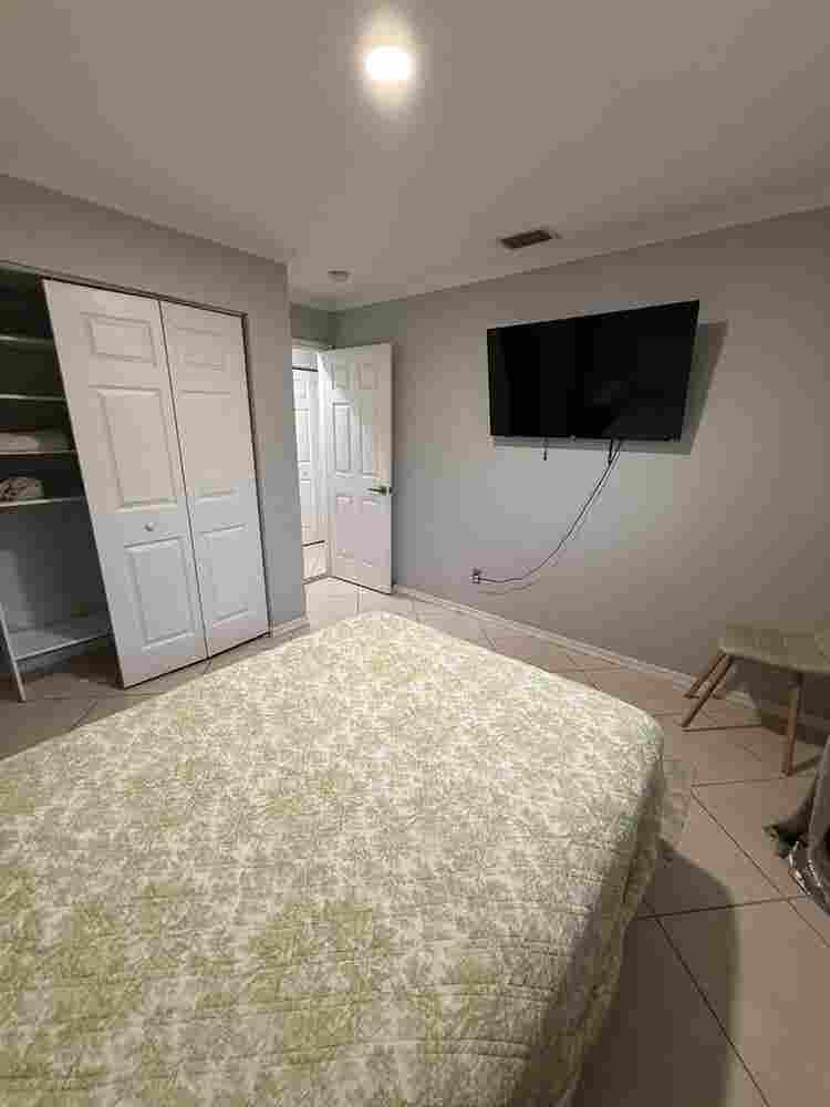 Room For Rent/Roomate