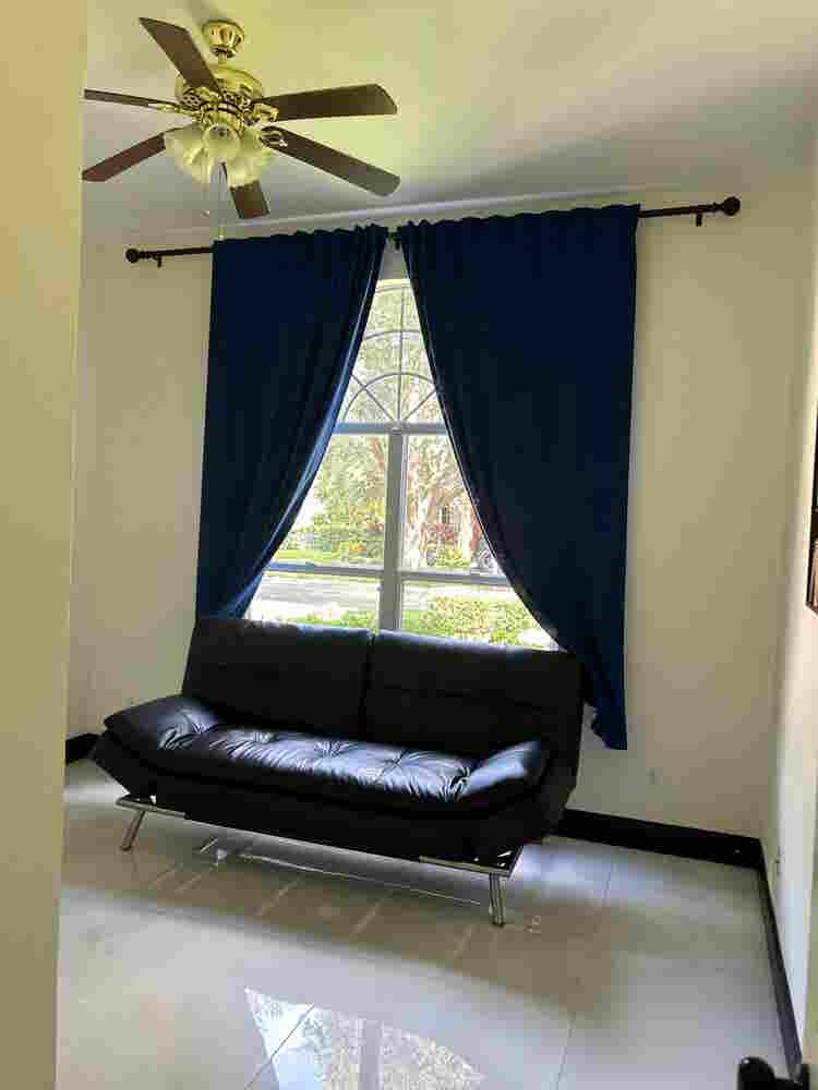 ROOM IN HEATHROW COMMUNITY