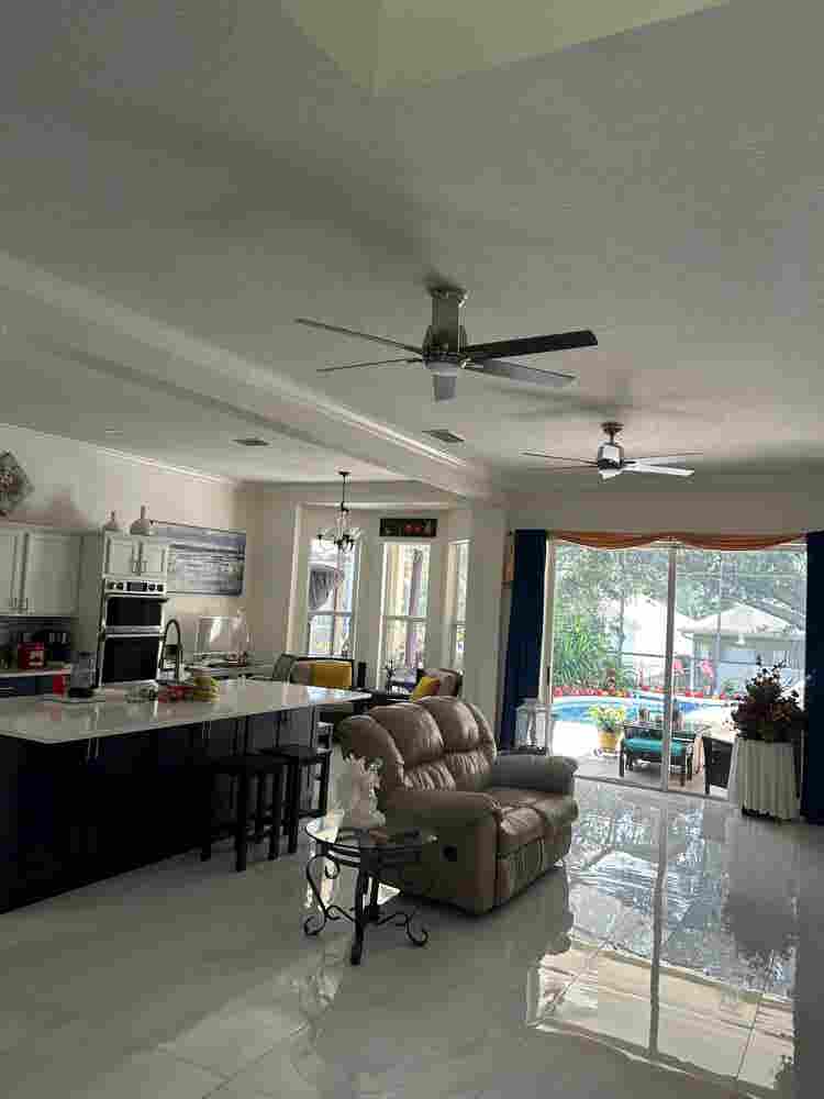 ROOM IN HEATHROW COMMUNITY