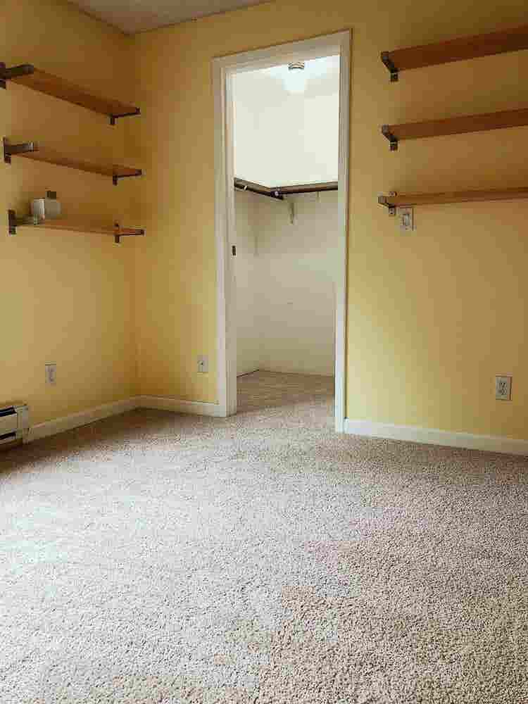 Looking for female roommate