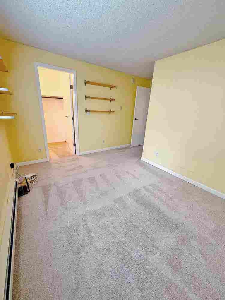 Looking for female roommate