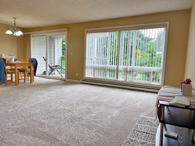 Looking for female roommate