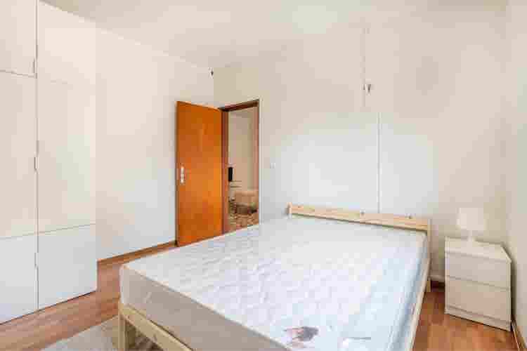 Arrendo quarto moradia T4
