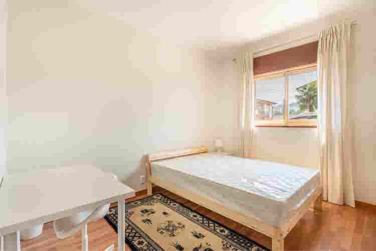 Arrendo quarto moradia T4