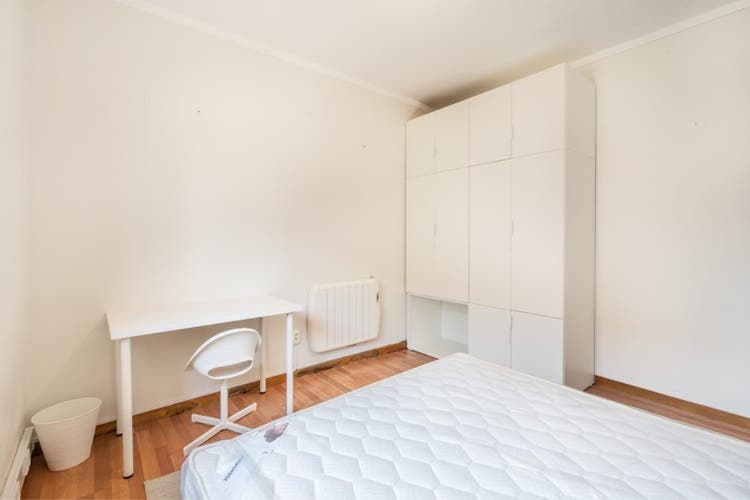 Arrendo quarto moradia T4
