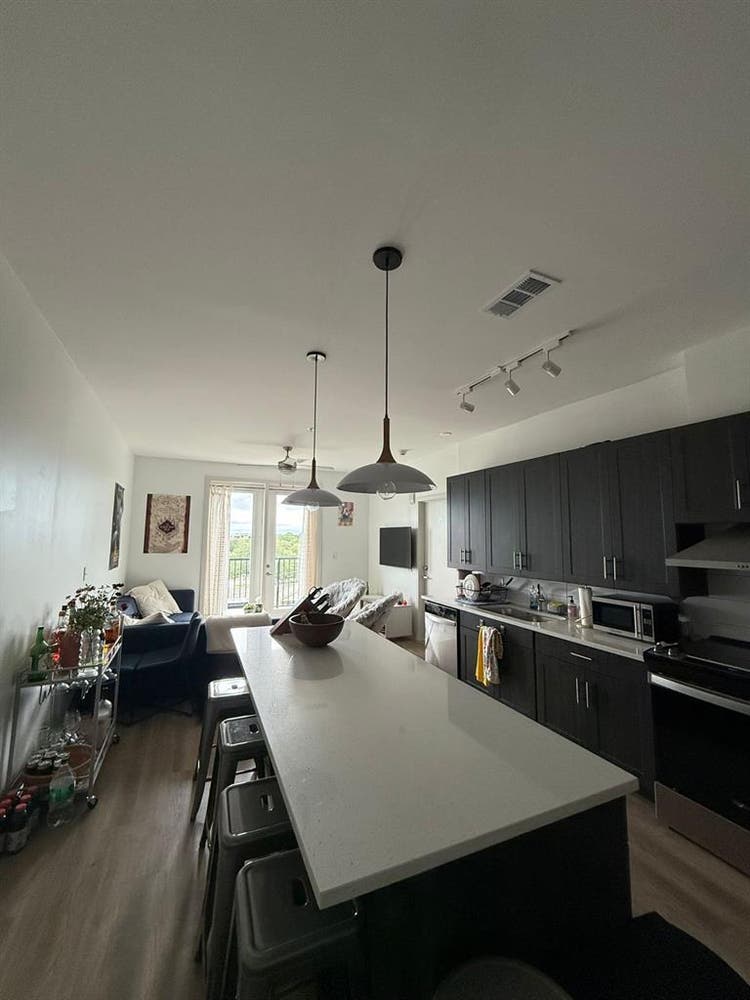 Looking for Female roommate