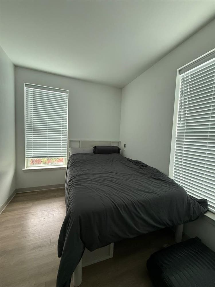 Looking for Female roommate