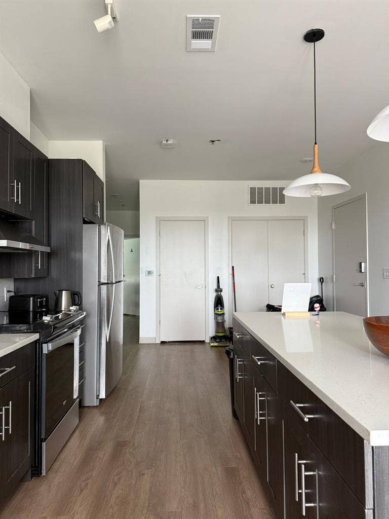 Looking for Female roommate