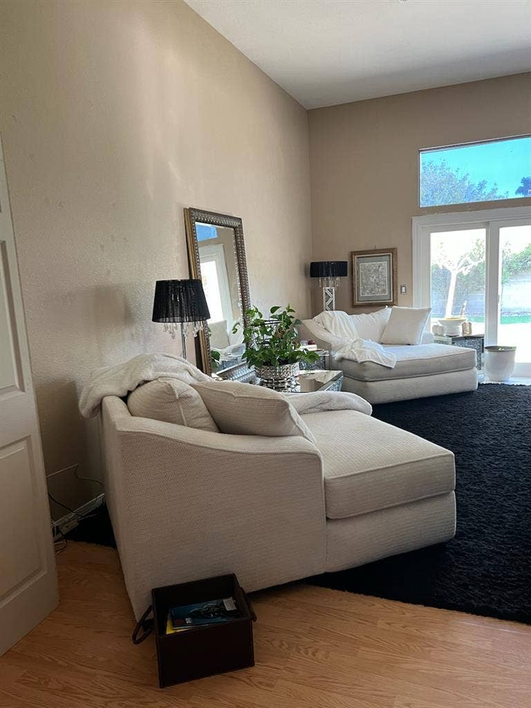 CLEAN, QUIET EXECTIVE HOME