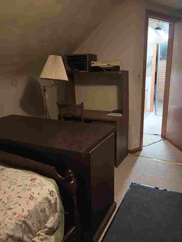 ROOM FOR RENT