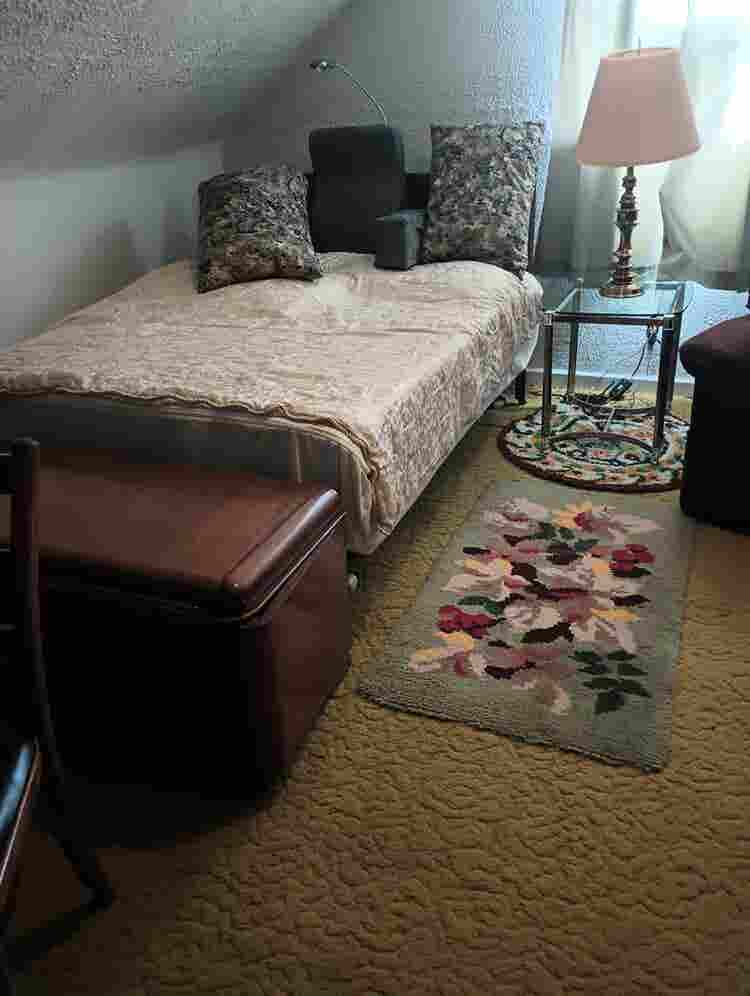 ROOM FOR RENT