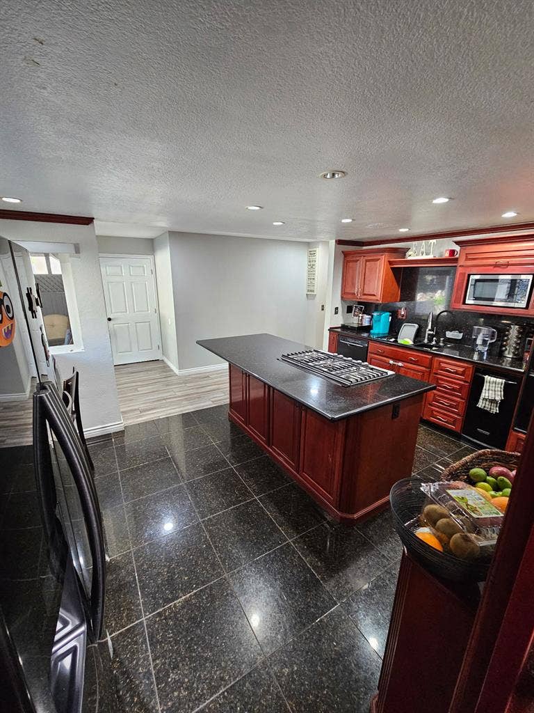 4 bedrooms for rent in Bonita, Cal