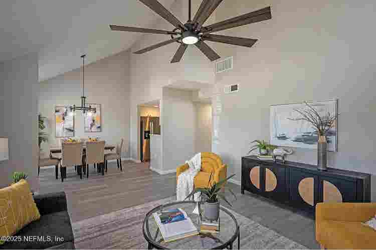 Master bedroom for rent in Mandarin