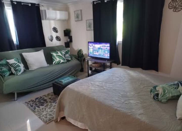 Honolulu Room/Bath for rent