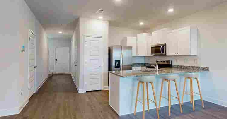 Looking for roommates in Crestview