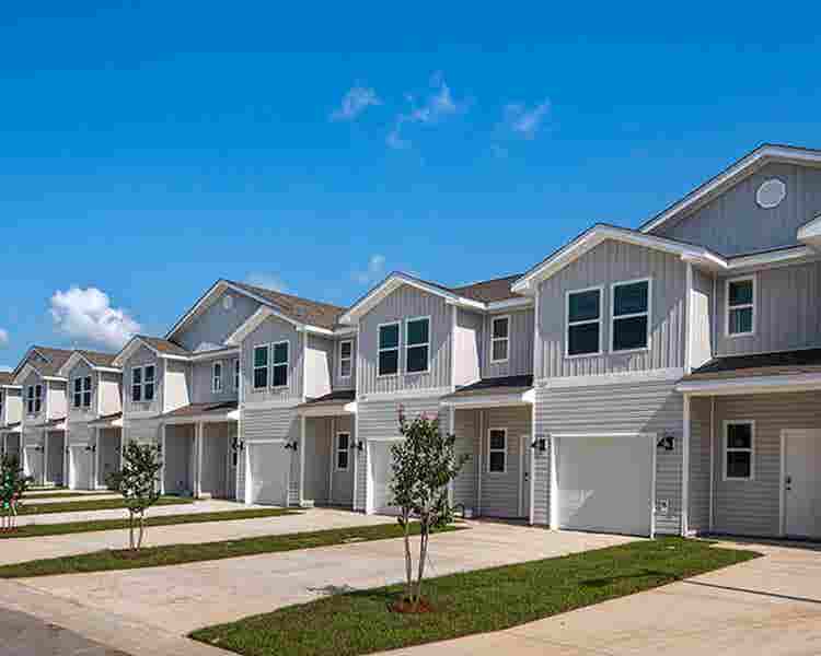 Looking for roommates in Crestview