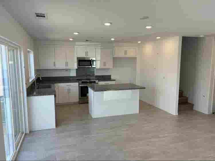 Private room in Riverside!