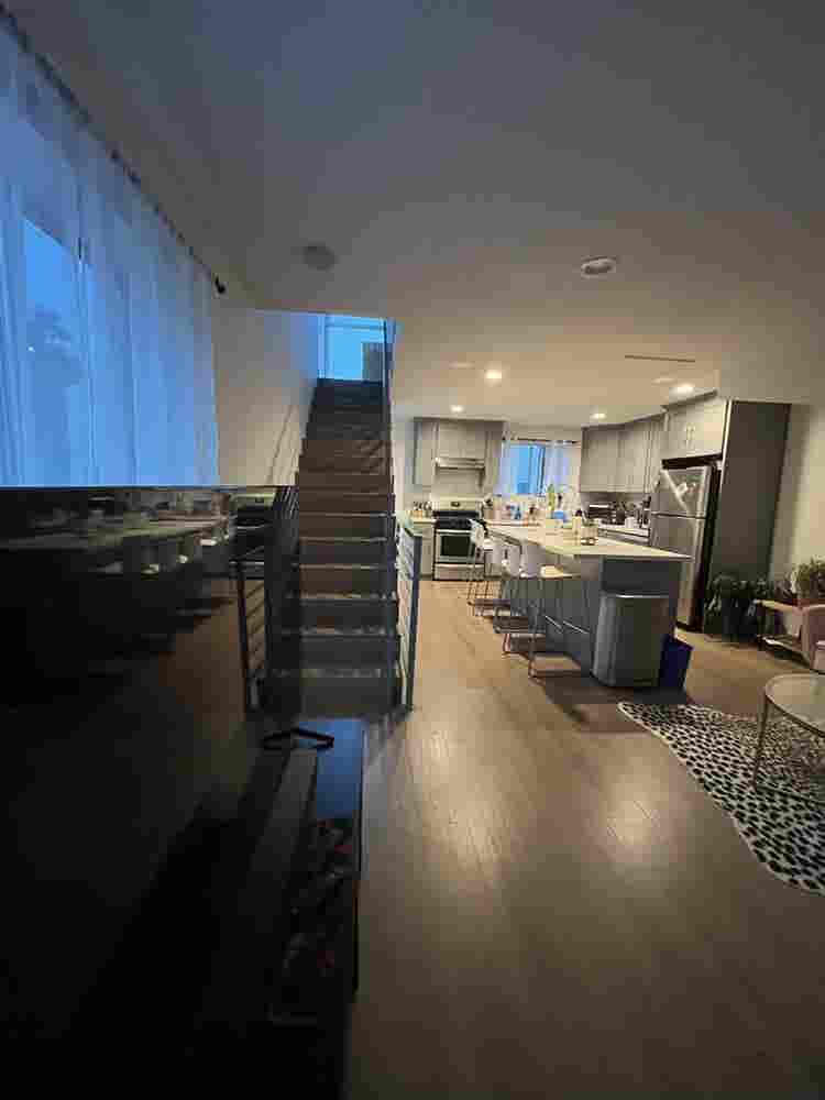 1 private bedroom//