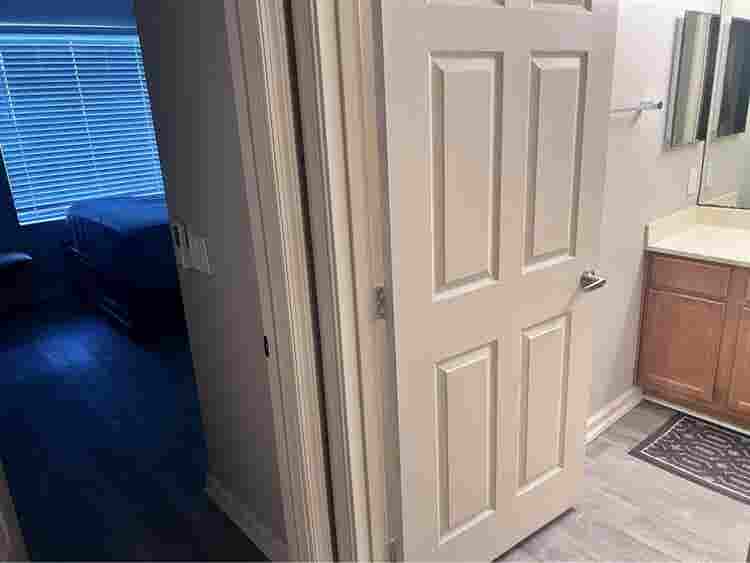 Nice Room and Private Bathroom