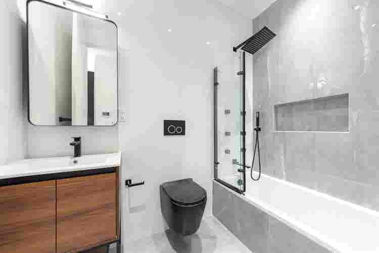 Huge furnished bedroom with privet