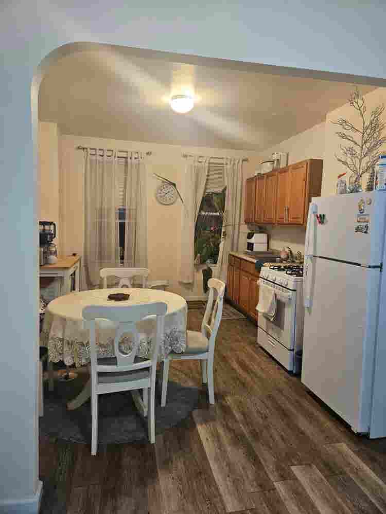 Ridgewood apt / private entrance