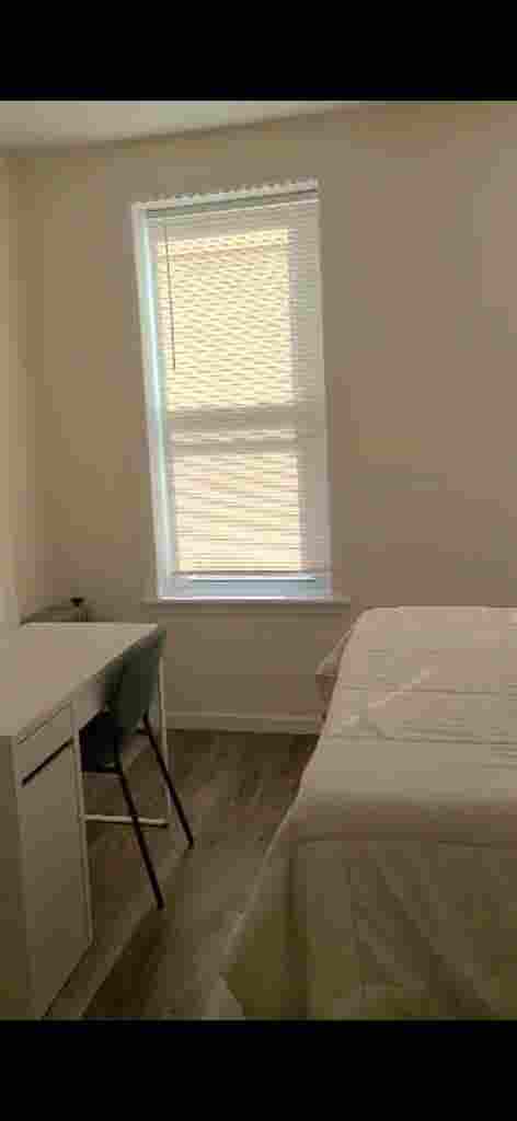 Ridgewood apt / private entrance